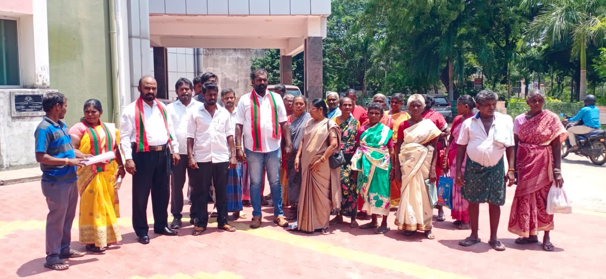 Muthupandi003's tweet photo. நெல்லை மாநகராட்சி அலுவலகம் முற்றுகைபோராட்டத்தில்... https://t.co/tg5RTAoefo