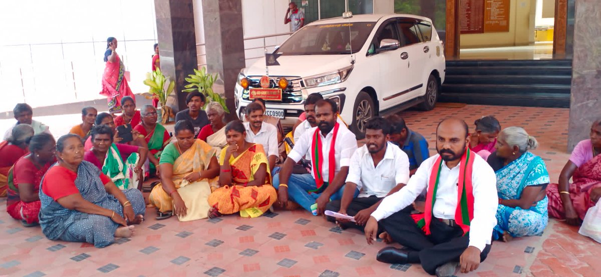 Muthupandi003's tweet photo. நெல்லை மாநகராட்சி அலுவலகம் முற்றுகைபோராட்டத்தில்... https://t.co/tg5RTAoefo