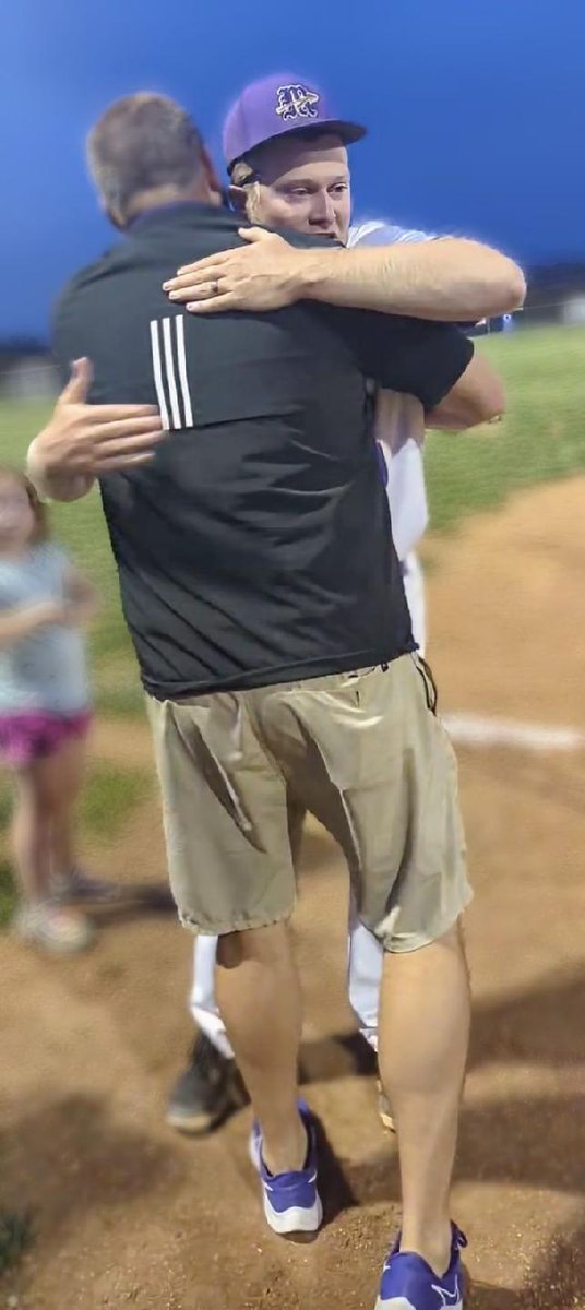 Brothers don't shake hands...

<a href="/CoachDohrmann/">Joe Dohrmann</a> 

GOOD LUCK THIS WEEK AT STATE BASEBALL!!