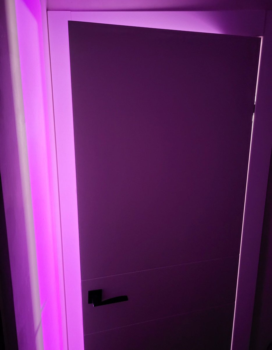 AtorZn's tweet image. Двері в мій робочий кабінет.
Одразу видно, що за ними йде чоловіча робота! :)
#ManatWork