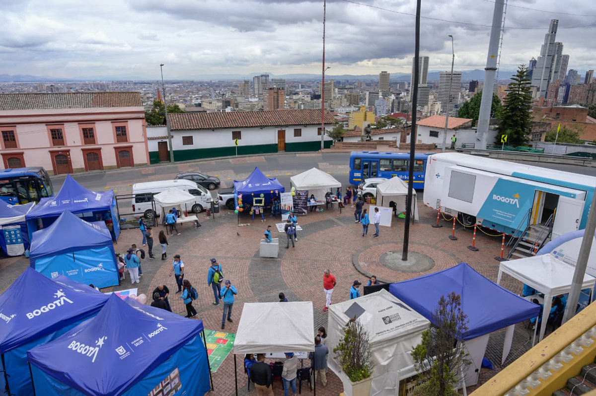 SectorSalud's tweet photo. #FelizSábado | Estamos en la jornada de #SaludAMiBarrio - #SaludAMiVereda en el barrio Egipto, localidad de la @Alcandelaria_, en la Plaza de la Iglesia Nuestra Señora de Egipto. 
¡Te esperamos! 🧵⬇️ https://t.co/KM1aXWTWmj