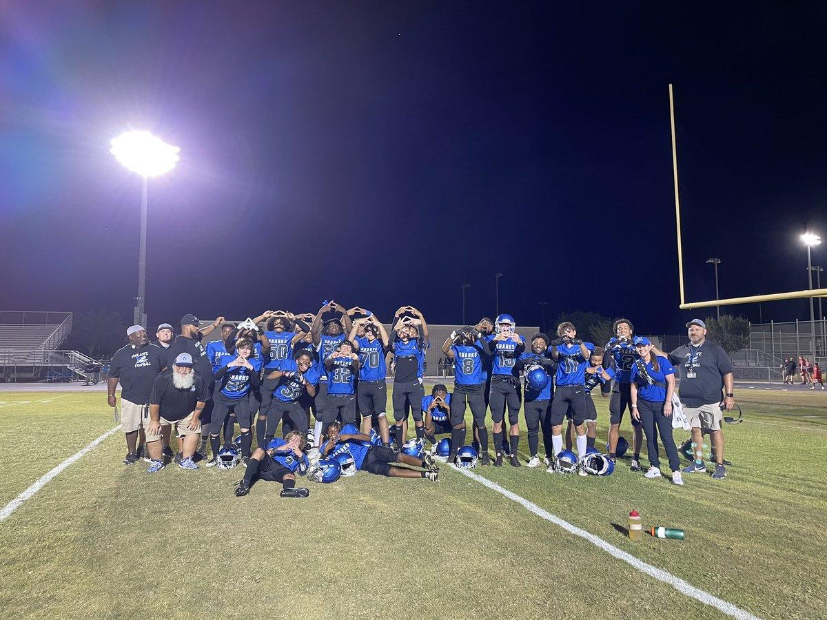 SuzanneStacey1's tweet photo. Last night’s Jamboree was so much fun! 💙 Great showing by our boys! I can’t wait to see what the fall has in store! @AncloteSharks @AncloteFB https://t.co/kJHfLi2RAj