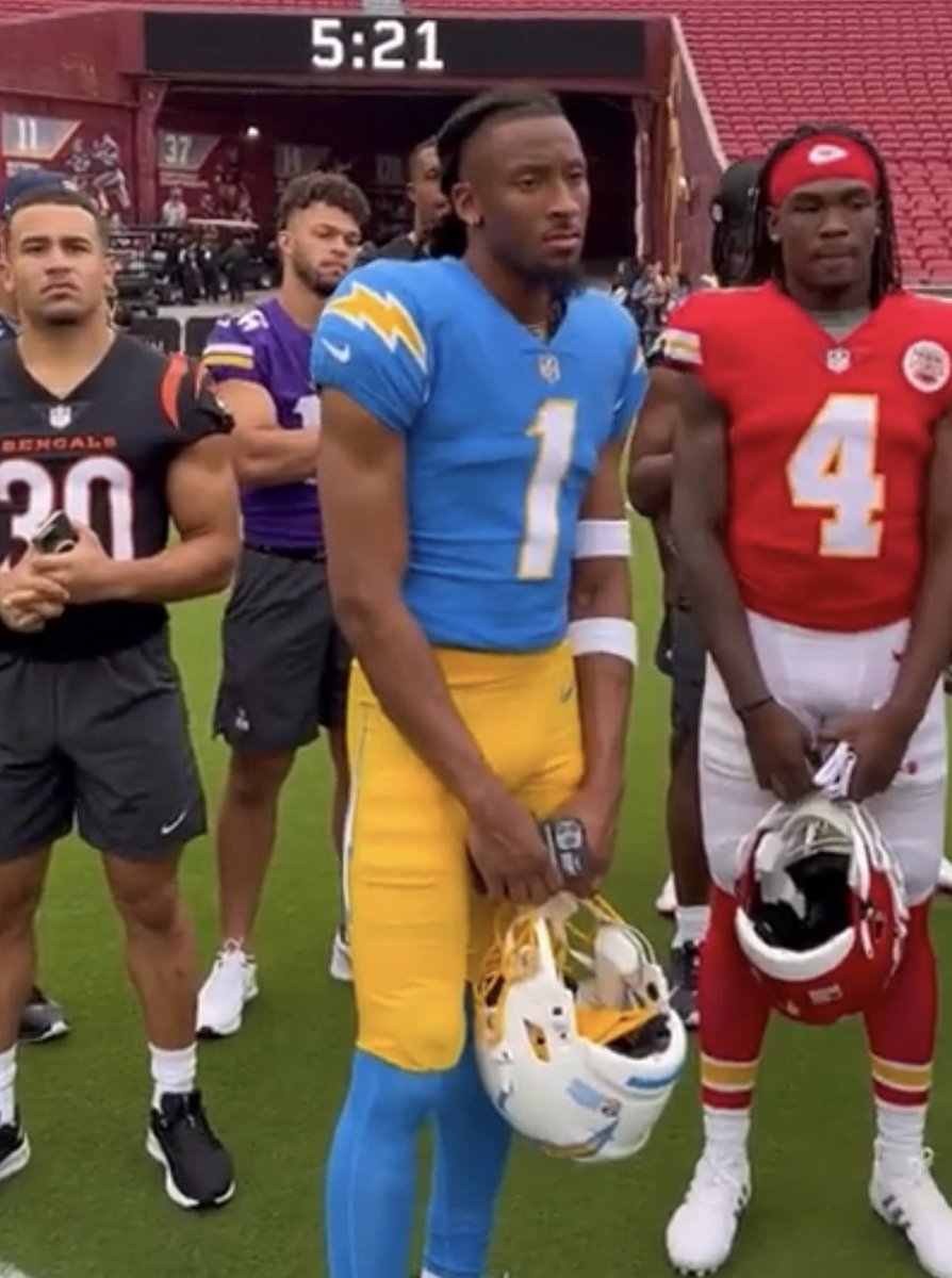 NFL Fashion Advice tweet media