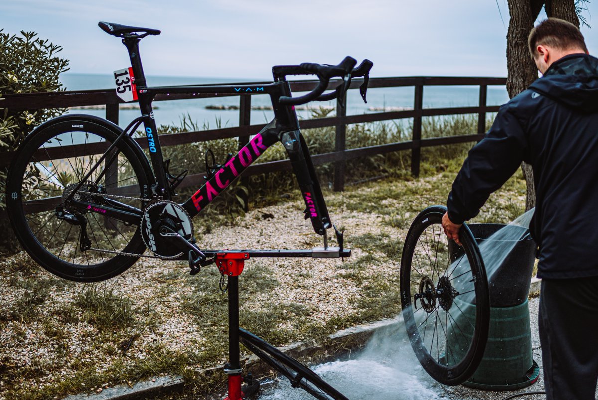 NSNCyclingTeam's tweet photo. Giro bus conversations be like...

DS Oscar Guerrero: “Guys, the mechanics want to know what setup you are using for tomorrow.”

The guys: “F***, whatever Derek does” 😅

--
🇮🇹 #Giro https://t.co/Bs40G0zQS1