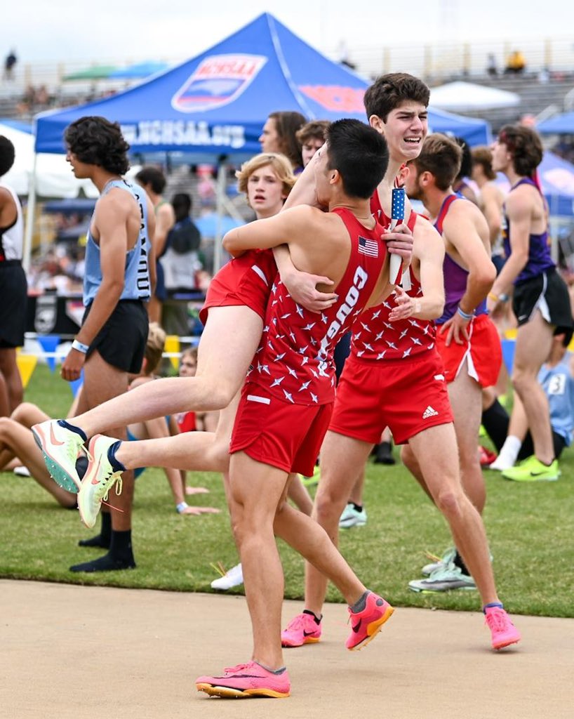 Charlotte Catholic captures the NCHSAA 4A 4x800m state title!