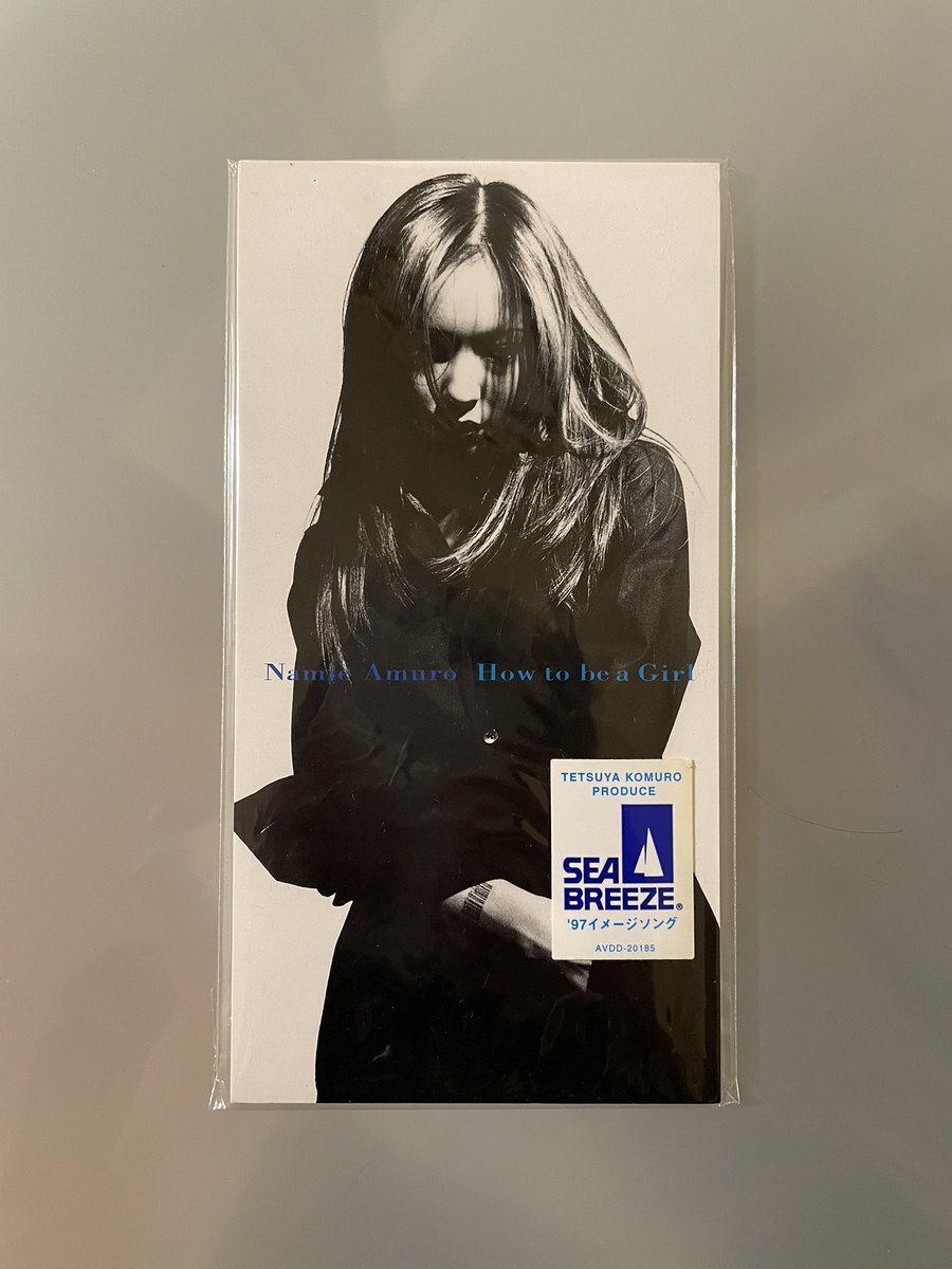 hanimage58's tweet image. 今日5月21日は安室奈美恵ちゃんの「How to be a Girl」が発売されて26周年です。小室哲哉さんプロデュースで、新たなサウンドを取り入れた斬新な楽曲です。前年に続き「シーブリーズ '97」のCMソングです。地下鉄を舞台にしたファッションショー風のPVも話題となりました。
#安室奈美恵
#HowtobeaGirl