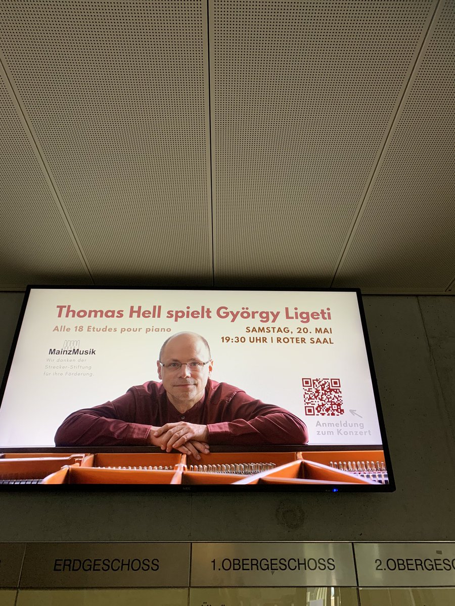 MT5577's tweet photo. Gleich geht es los mit Ligeti🎹 in Mainz #ThomasHell #Ligeti #Mainzmusik https://t.co/kysOQr2vNI