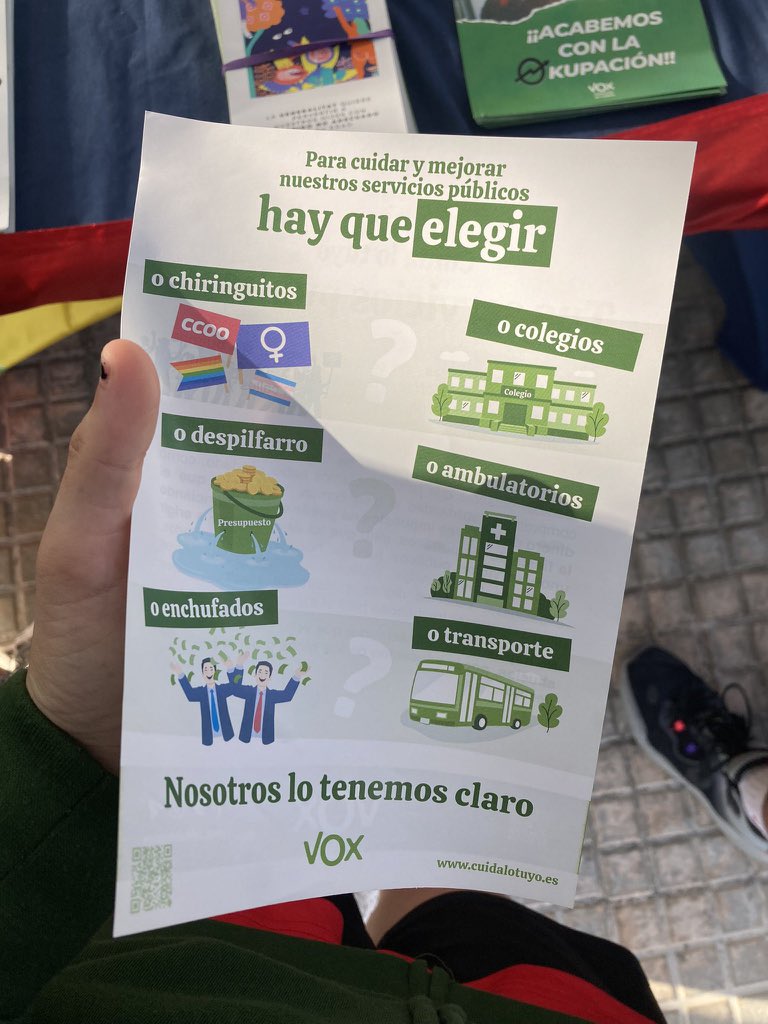adriruiizz07's tweet photo. Gay o ir a clase?
Obvio gay
Así todo el mundo se cambia de acera xd https://t.co/V5XbhcfP23