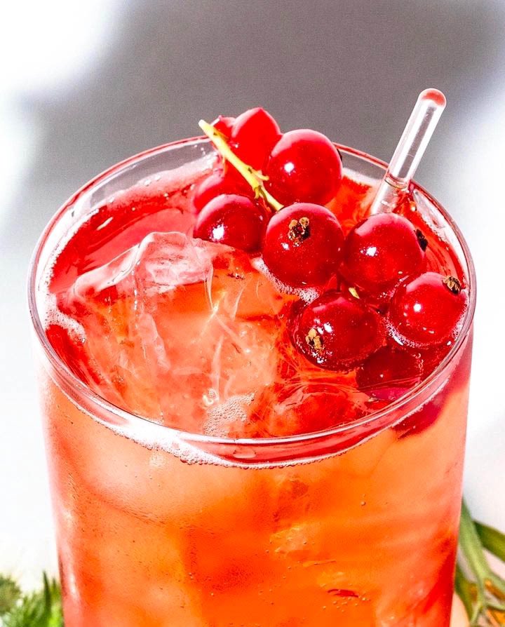 parisinsiderapp's tweet photo. Just stumbled upon a hidden gem in Le Marais ! Candelaria is a cozy bar serving up the best cocktails in town. From the famous Jasmine Tea Gin to the unique Superstar and Ruby, their creations are 🔥 Don't miss out! #Candelaria #paris #cocktail https://t.co/etJfCEr2eO