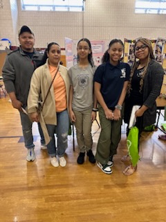 jbax228's tweet photo. Fun times and learning at the annual District 10 Science at IN-Tech Academy. Our Jaguars, Jeylin Rodriguez and Marianny Disla Jimenez, represented our school with such P.R.I.D.E. It was an amazing experience! #JBA #Jaguars @CSD10Bronx #ScienceRocks https://t.co/ac3BI5z1L8
