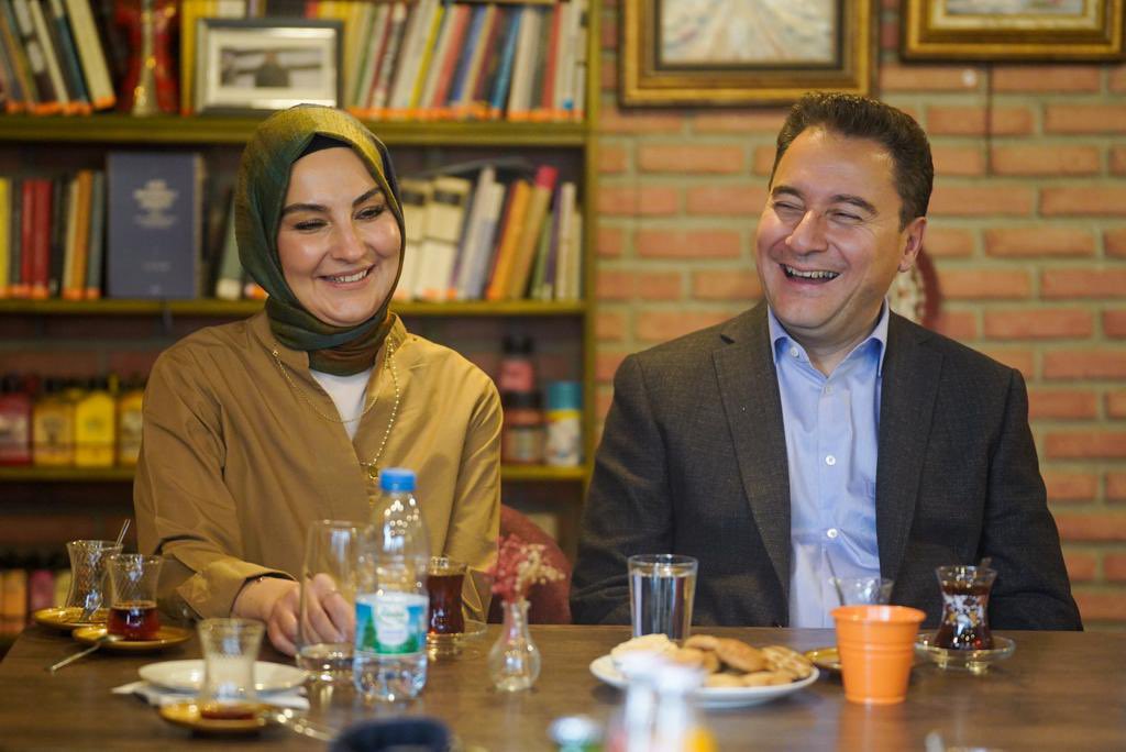 alibabacan's tweet photo. Bugün Hamamönü’ndeydik.

Vatandaşlarımızla, 28 Mayıs seçimlerinin önemini konuştuk ve adayımız @kilicdarogluk için destek istedik.

Sohbetiyle günümüzü güzelleştiren herkese çok teşekkürler. https://t.co/ROGKsRz714