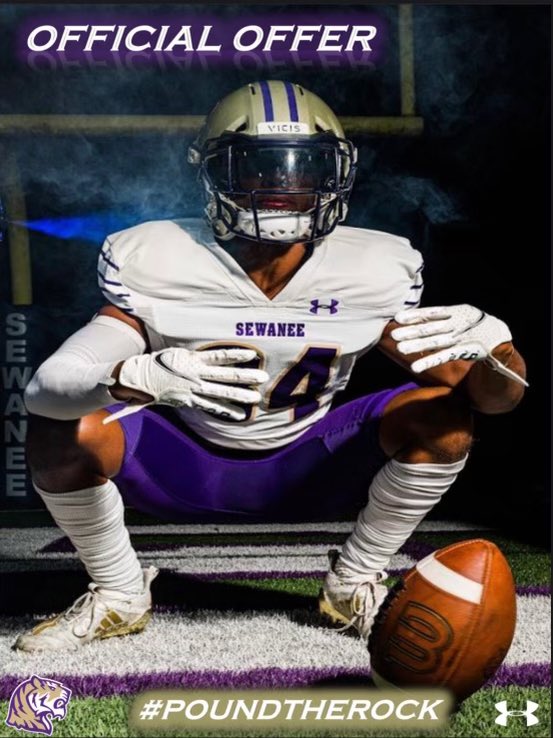 WillieT247's tweet photo. Blessed to receive my first offer from Sewanee- University of the South! @jacobfloyd_  Also had a great visit today!

@ThomasMcDaniel4 @CoachCrawfordFB @Coach_Sco @Ran4UT @coach_bigk https://t.co/5J0B50WV31