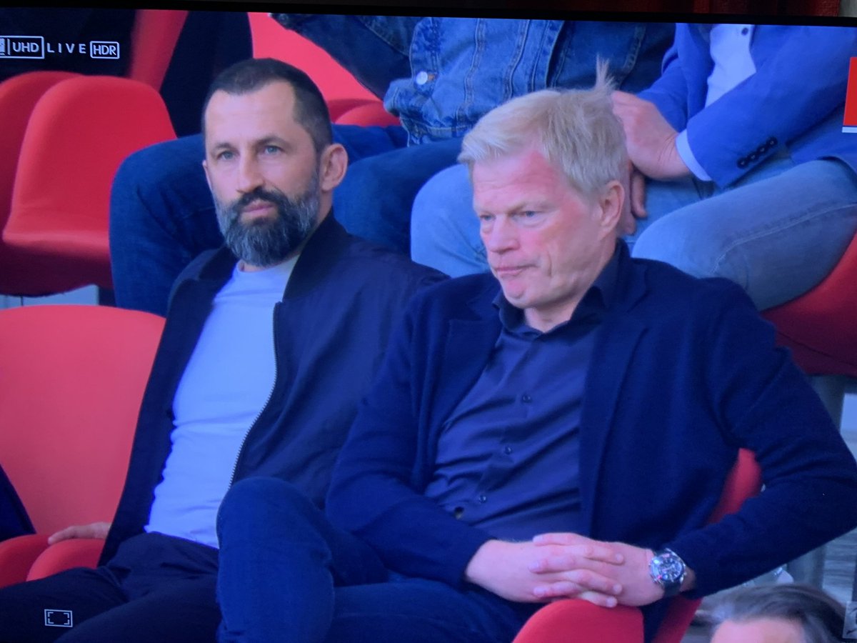 AttilaTeri's tweet photo. Wenn Waldorf und Statler begreifen, dass sie die Saisonziele vermutlich erreicht haben! Bloß nicht von Bayern, sondern Dortmund! #FCBRB #FCBayern #Kahn #Salihamidzic 🧐😎🙄 Trotzdem! Nur der #FCB https://t.co/ljuPK9S5w3