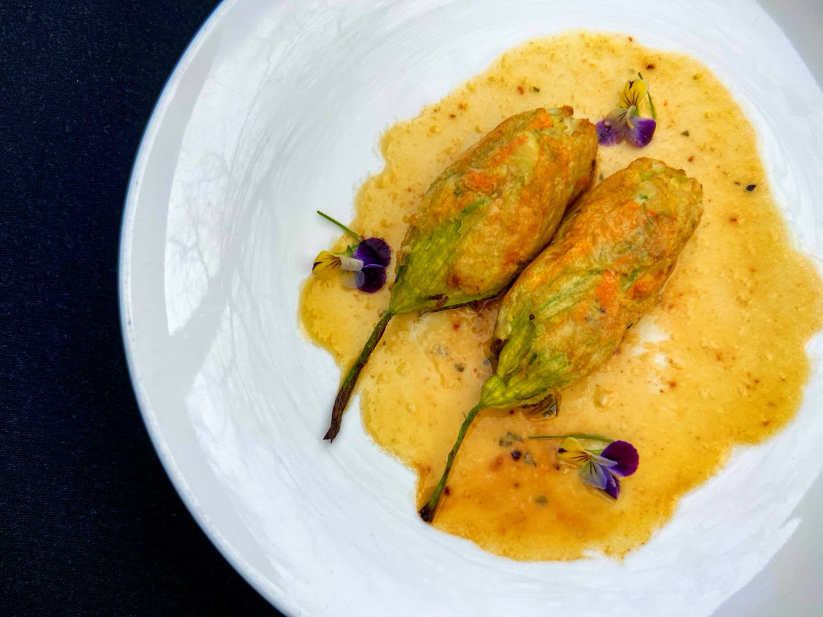 Our Spring specials are in full bloom! We highly recommend our beautifully delicate Crab Stuffed Squash Blossoms. Be sure to ask your server if this special is available on during your next visit.
#foodandwine #virginiafoodies #visitalx #zagat #saveur #italiancuisine