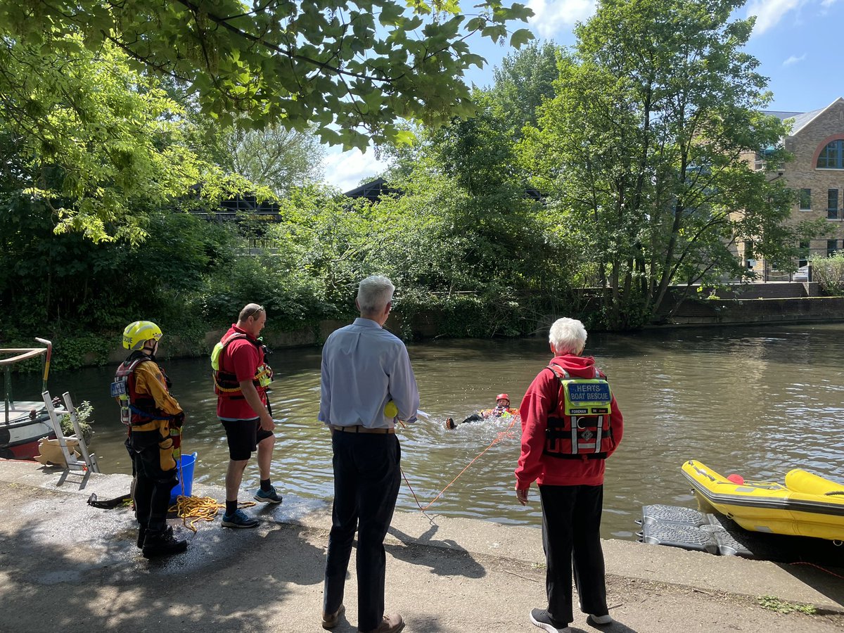 hertsboatrescue's tweet photo. Crew were out today in #rickmansworth for the boat festival 
Keeping you safe 
#watersafety 

#hertfordshire #waterrescue #volunteers https://t.co/8E4vV8ulvu