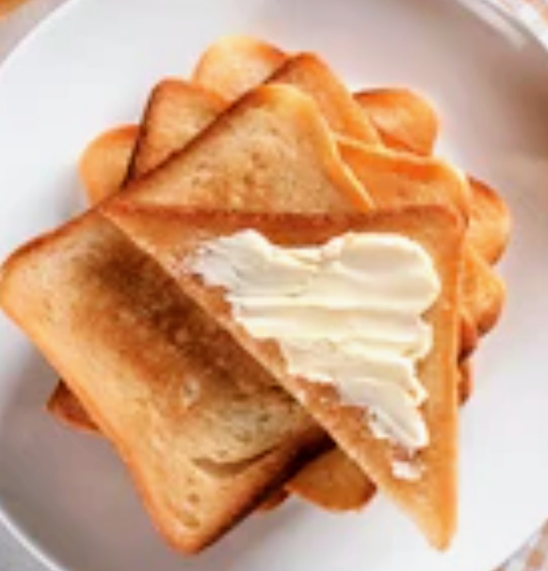 A reminder that our Breakfast Club starts this Monday. Before registration, 8.15 till 8.40 a.m.  in the snack bar, open to all St Paul's pupils and totally free. Come along for toast, fruit and a warm drink. #fuelfortheday #startyourdayright #dundee #dundeelearning #nokidhungry
