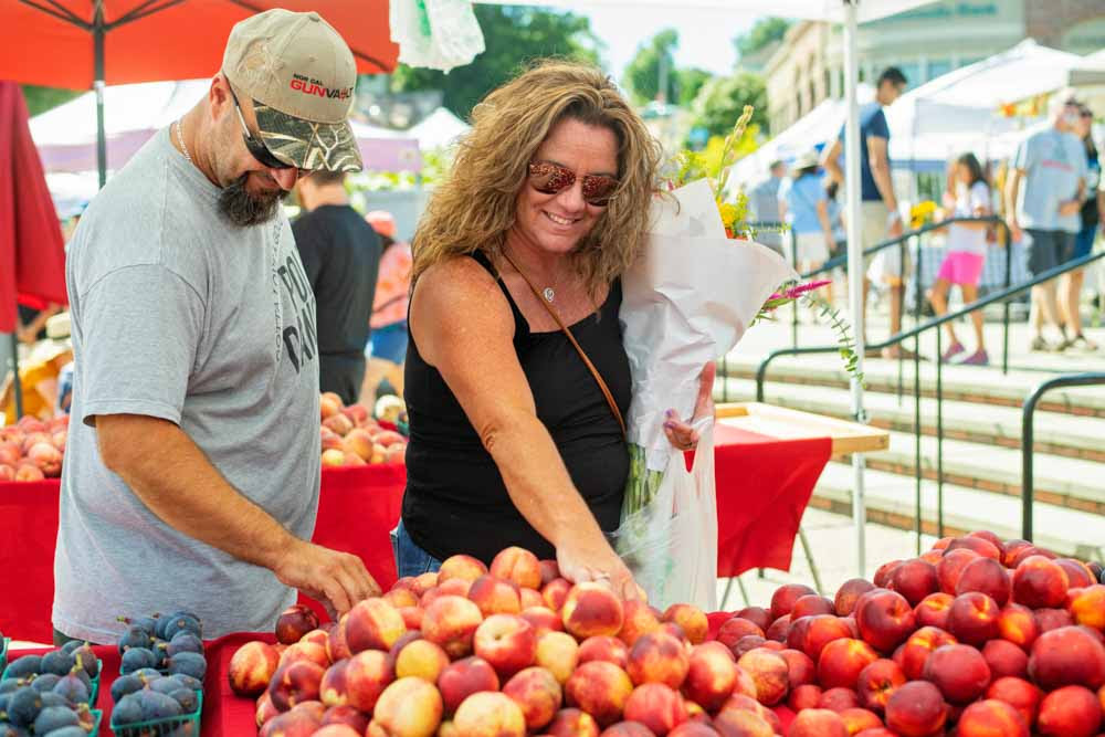 Our Saturday weekly farmers market is open until 1pm! Don't waste a drop of today's beautiful sunshine. Come on down and select some delicious locally-grown fruits and vegetables and meander our charming district. You never know what else you might discover. #visitfolsom