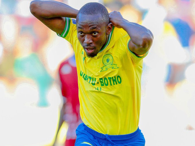 FootyNamibia's tweet photo. NEW RECORD!🍾🔥

Peter Shalulile becomes first player to win 3 Golden Boots in the PSL history. https://t.co/Oso267JVe9