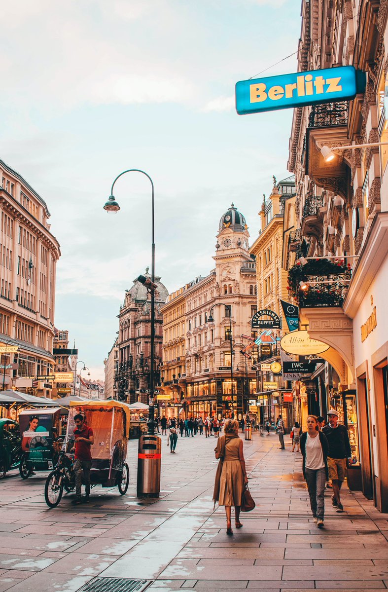 govesitora's tweet photo. "Experience the refined elegance of Vienna, Austria! From breathtaking palaces to world-class music, this city exudes charm and sophistication. Book your stay now at Vesitora and immerse yourself in the cultural capital of Vienna. #Vienna #Austria #Travel" https://t.co/76AA0tV2ug