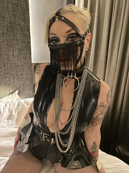 More fetish seduction on Onlyfans https://t.co/erw0IeeM6A https://t.co/ipYIo75g1h<a href="/tag/latex"class="tags"><span>#latex</span></a><a href="/tag/latexmistress"class="tags"><span>#latexmistress</span></a>