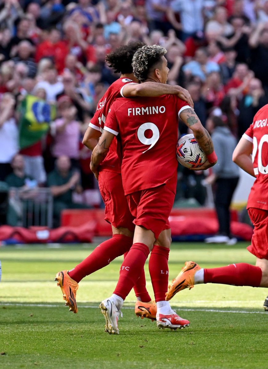 SamueILFC's tweet image. Bobby Firmino assisted Mo Salah 1st Liverpool goal, Mo Salah sets up Firmino’s last goal at Anfield. It was just meant to be. ❤️