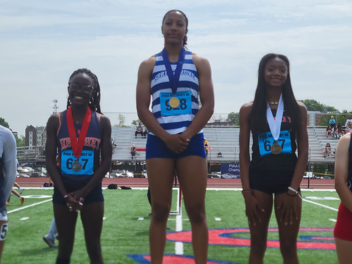 piaadistrict3's tweet photo. PIAA District III 3A girls 100 dash champ, who broke her own District record, Laila Campbell of Spring Grove https://t.co/XBXdB9Hspl