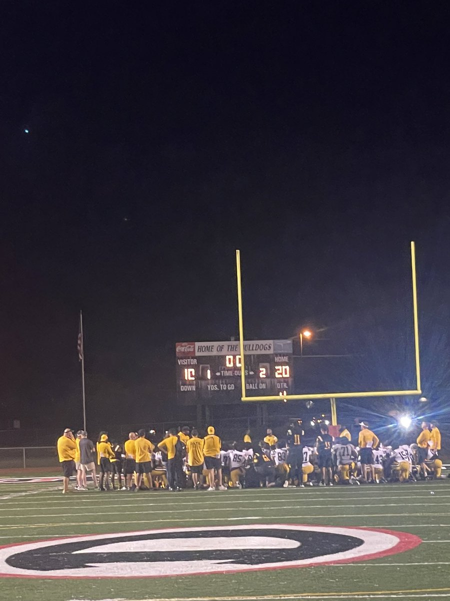 dhs_nation's tweet photo. after a long and awaited time … THE DAWGS are back AND STILL BRING THE HAMMER
last night your dutchtown bulldogs played the Valdosta wildcats and your DAWGS kept our victory streak with the winning score of 20-10❤️🖤❤️🖤 @niketaq @DHS_HCS @DTown_DAWGS https://t.co/PhRZMc3yT5