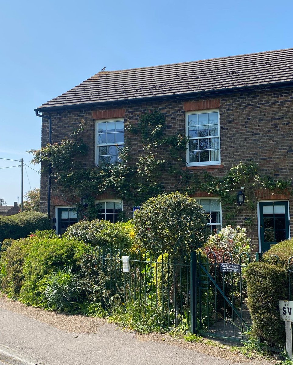 greencottages's tweet photo. Late availability in Candy Cottage from tonight. Book now! 

If you fancy a food experience book a private breadmaking workshop during your stay.
#lastminute #lateavailability #lateavailabilitycottages #petfriendly #childfriendly #pubnearby #cafelife #greencottages #kentlife https://t.co/zszsEVusT9