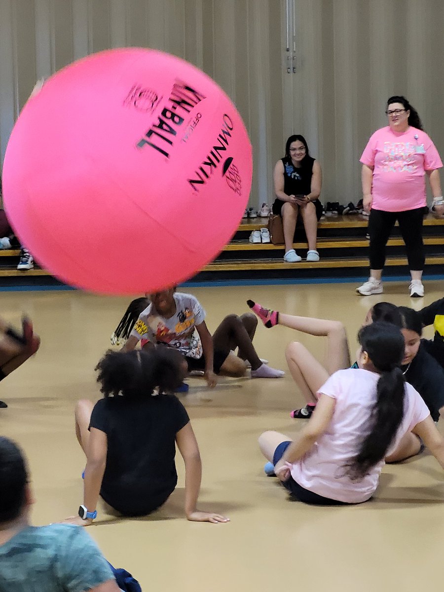 SchonePet's tweet photo. It was a great Field Day 2023! @PetroskyPirates @SchonePet https://t.co/BJ57gCfVp7