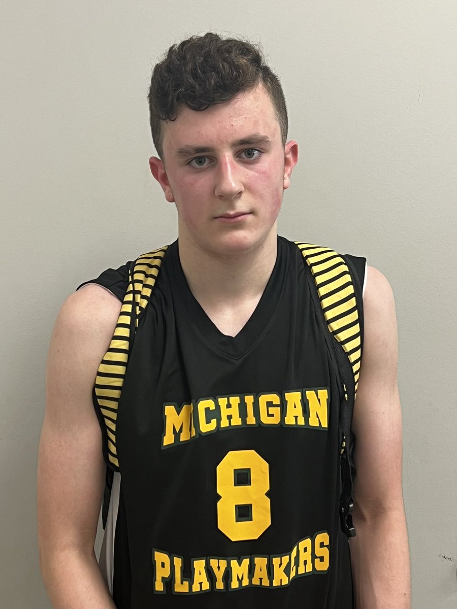 BTerrell_414's tweet photo. 2027 Lukas Kukes of @PlaymakerHoops scored 13 points (3 threes) to lead a team effort in an easy Saturday win @GNBABASKETBALL @GenNXTBB @ny2lasports https://t.co/7j1sj6W3qV