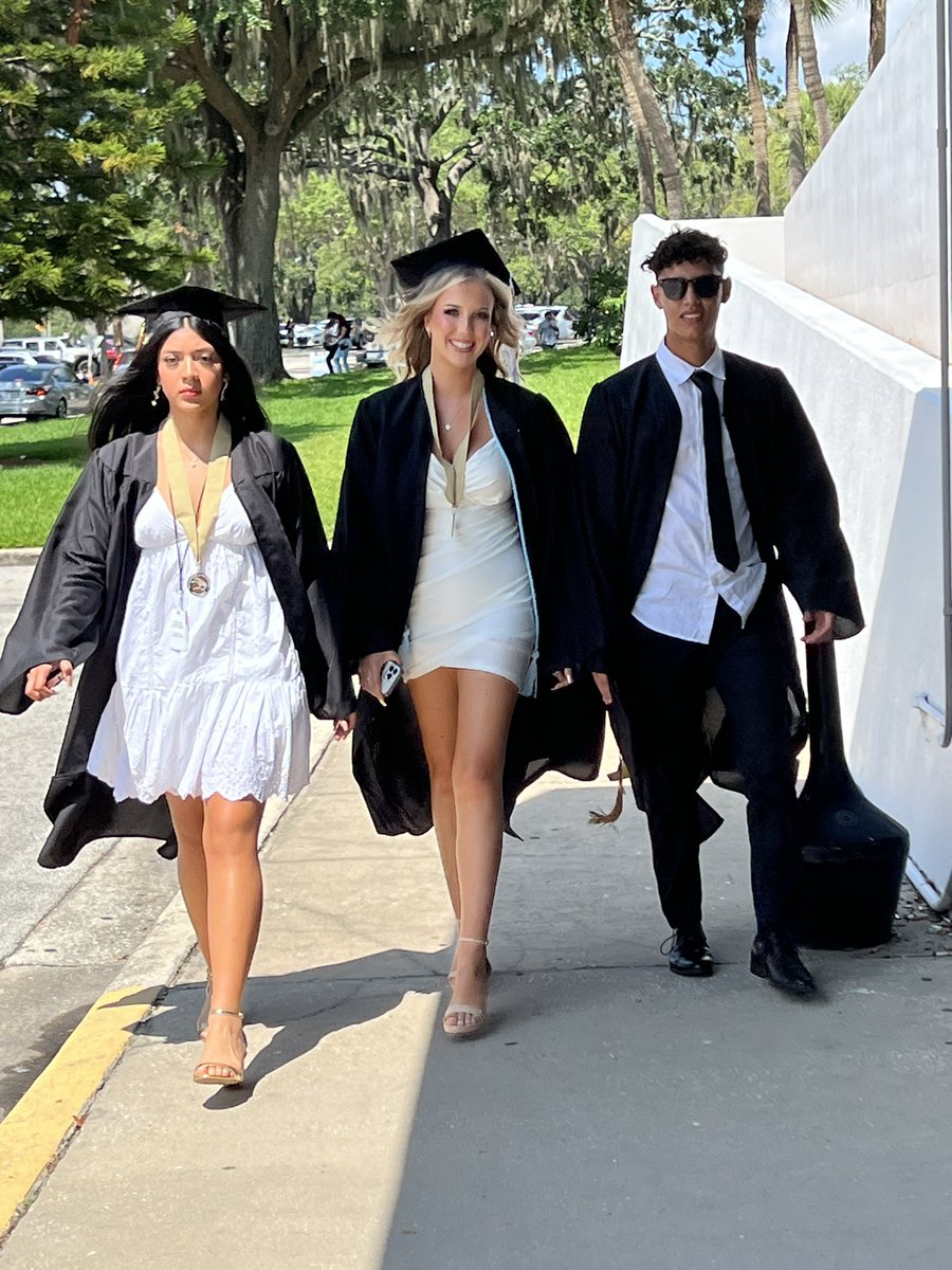 robbo1004's tweet photo. Congratulations 🎉 🎓 Alisha, Nico and Jas 🎓🎓🎓 #POLKGRAD23 #DHS2023 https://t.co/ZkTRtgd7CV