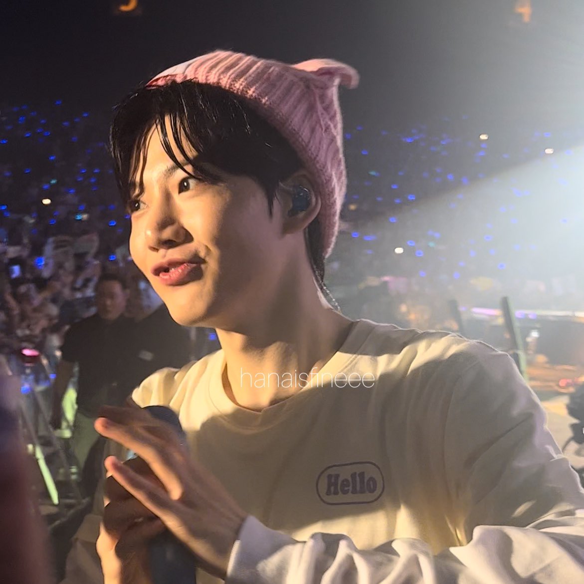 hanaisfineee's tweet image. This is how much i love you 🤲🏻😻🥹#TREASURE_hello_in_hongkong #Junkyu