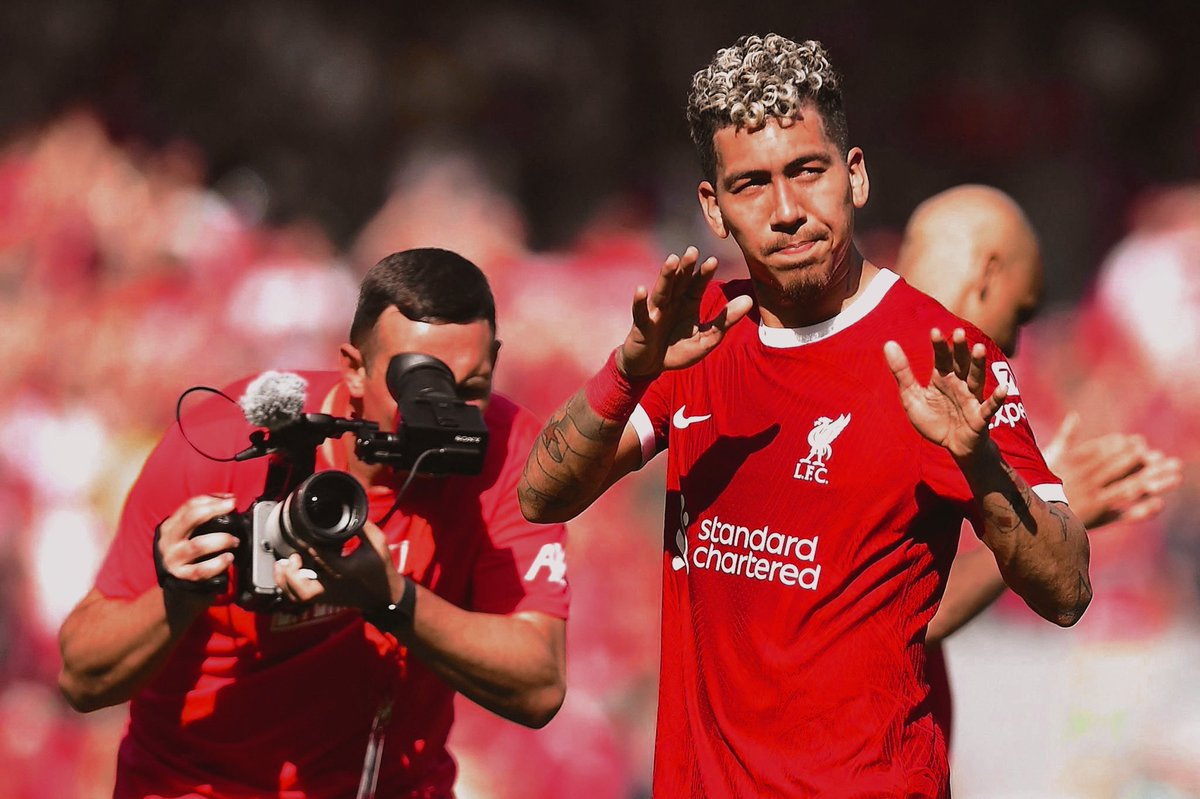 liverpics's tweet photo. Agora caiu a ficha e meus amigos, que tristeza… 💔 Nunca vai existir outro 9 na história do Liverpool igual esse aqui. https://t.co/s3YXsNP9GT