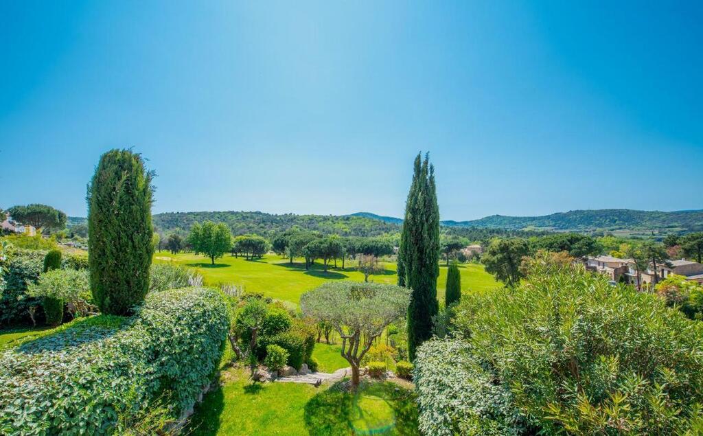 MaisonDesLices's tweet photo. We are very proud to announce that we have been awarded the status of Premier Host at Vrbo. 🏖🏌🏼‍♂️🎾⛵️🍹🥗🌅 Relish luxury lifestyle with us!
https://t.co/9zMl7LrJPm

#sttropez #MaisondesLices #twitter #vacationrental #golfclub #luxurylifestyle https://t.co/O183E9fEK0