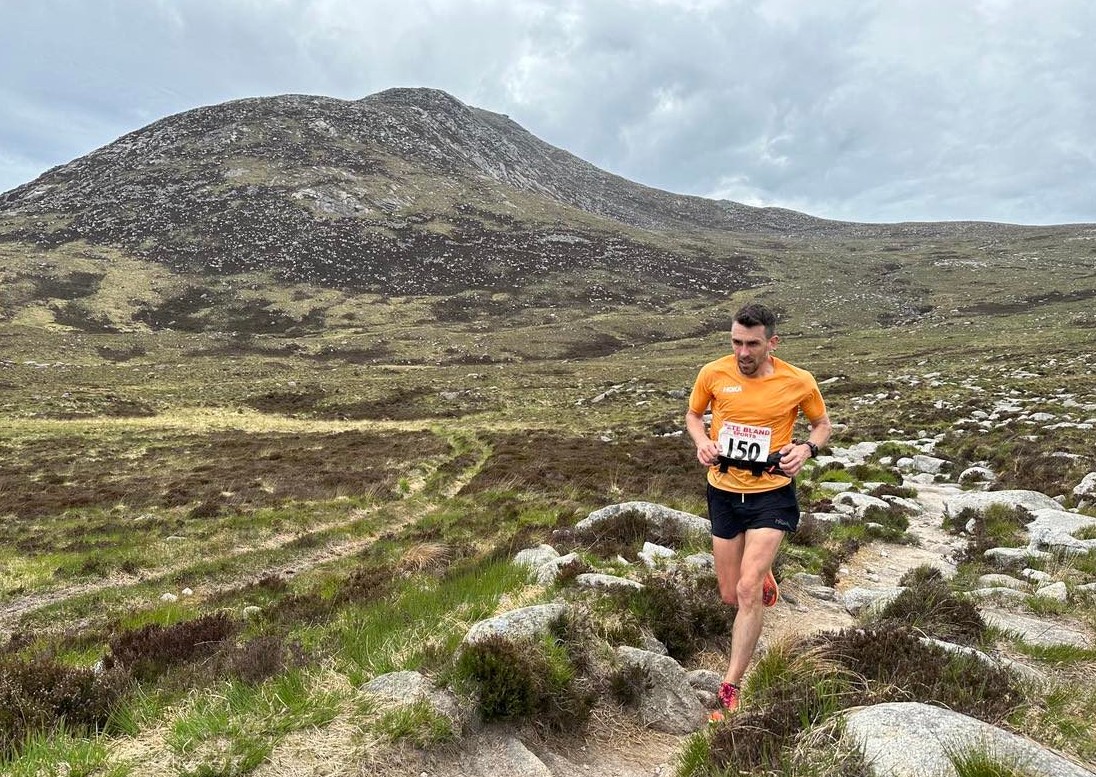 Andrew Douglas (Inverclyde) takes the @scotathletics Hill Champs title at the Goatfell Race on Arran ahead of Ali Masson (Carnethy) and Alasdair Campbell (Cambuslang). Shettleston first Men's Team (photo Alex Coakley) @mountainrunuk @CarnethyHRC @ShettlestonHarr