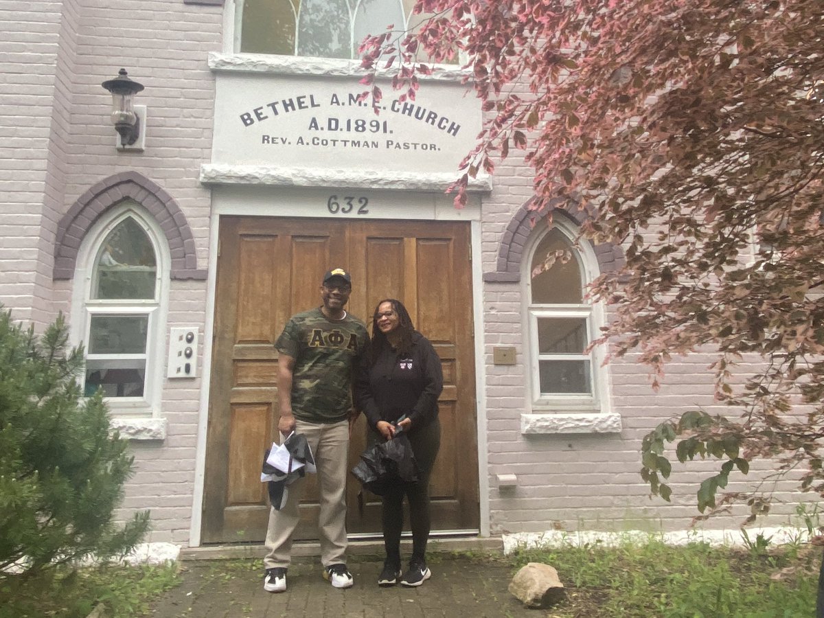 LPSSuperSwift's tweet photo. An awe-filled experience to join @A2CHS BlackHistory #AnnArbor WalkingTour-the work of our amazing @A2schools students &amp; teachers to research &amp; connect w/ JonesSchool alums &amp; historic A2 African American leaders to lift their powerful stories is an important step &amp; deeply moving! https://t.co/B7ZB7A5YQ4