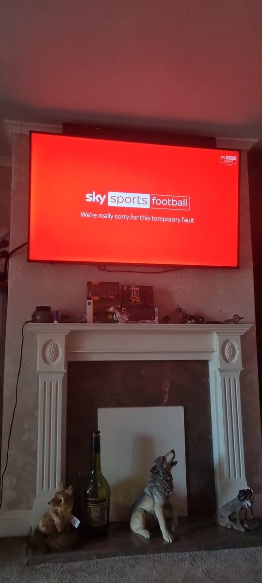 JuliePhinn's tweet photo. @joncolman WTF sky sports https://t.co/88mF2ReEIm