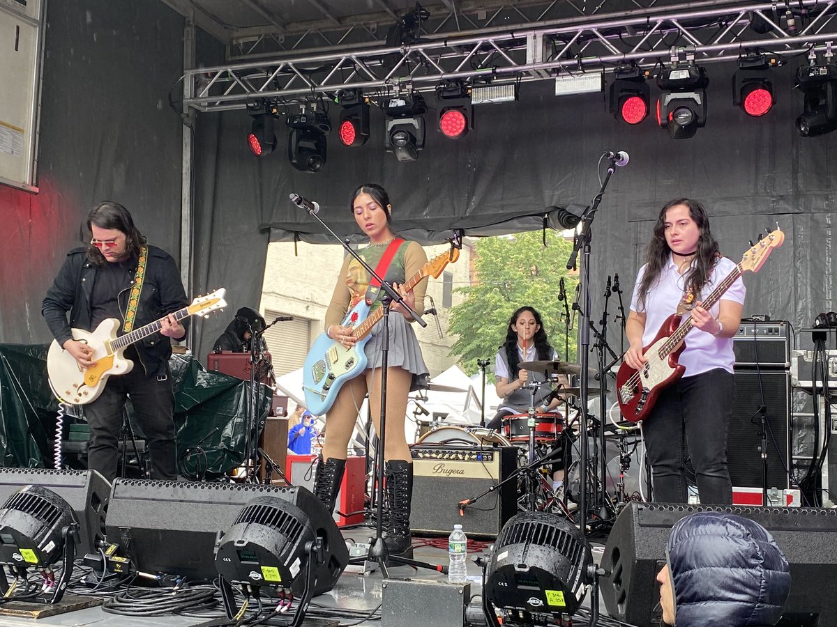 soundmind_live's tweet photo. .@pompomsquad bringing the energy at #SoundMindFest! Stream now on @YouTube: https://t.co/EdvGcgi9LD https://t.co/hTZlfOSpWg