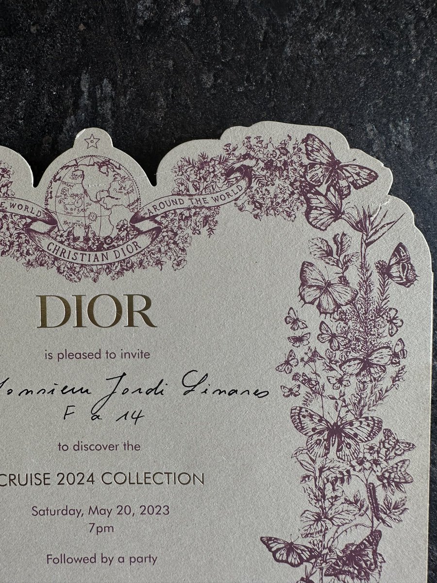 Los detalles en la invitación del show de Dior en México 😍🦋