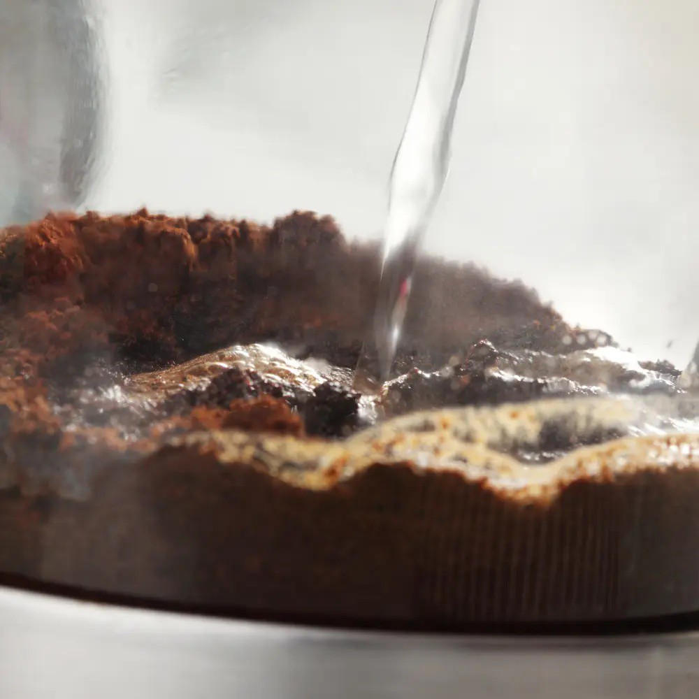 _coffeeguru_'s tweet photo. Customize your coffee experience by mastering the coffee-to-water ratio, grind size, and brewing method for a range of flavors and textures.
Read more 👉 https://t.co/dMpvaWW7S5
#CoffeeLovers #coffee #coffeebreak #coffeetime #coffeelovers #PerfectCup #CoffeeToWaterRatios https://t.co/G1Wi0ukKwo