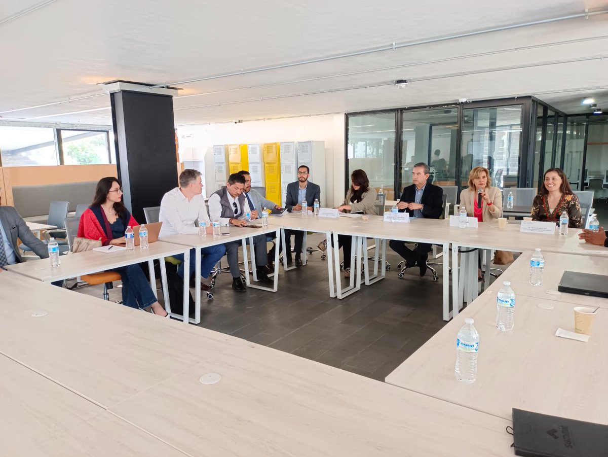 ClustersAutoMex's tweet photo. Comité de CFO´s del Cluster Automotriz Zona Centro (Puebla y Tlaxcala), en pláticas con Nacional Financiera y BANCOMEXT y presentar los Programas Financieros a la Industria Automotriz.
#REDCAM #UnidosCrecemos https://t.co/hijzk7j653