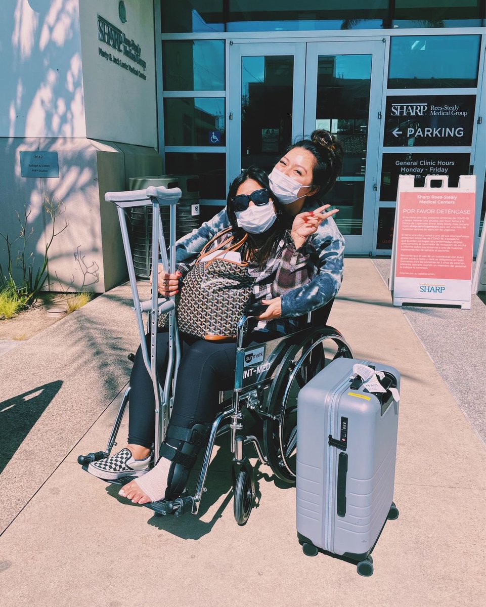 shermielynn's tweet photo. flew to san diego to watch FKJ with samantha. fantastic show! but then i fell and rolled down the hill and broke my ankle https://t.co/2eSiTbxdiE