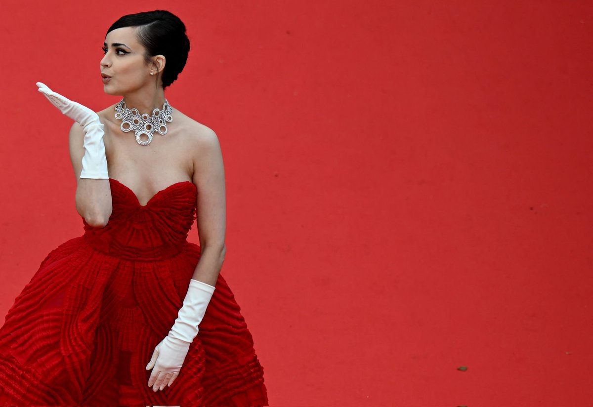 SofiaCTeams's tweet photo. More pictures of Sofia Carson attends the "Killers Of The Flower Moon" red carpet during the 76th annual Cannes film festival at Palais des Festivals #cannesfilmfestival #sofiacarson https://t.co/22SQHc1LCW