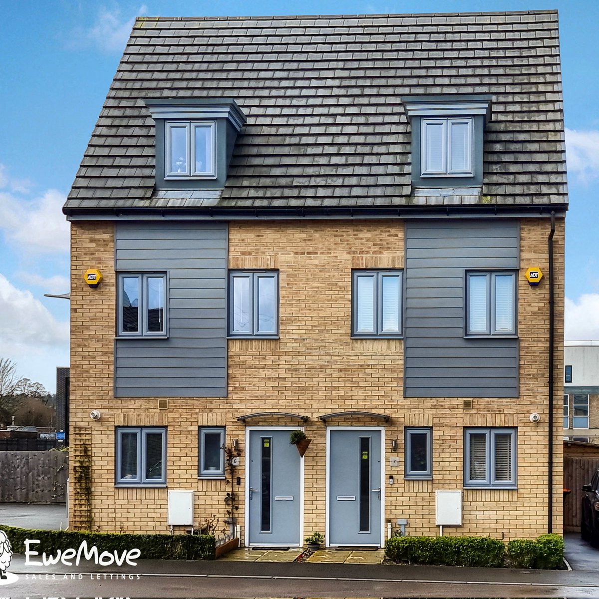 💙🐑 LET &amp; MANAGED 🐑💙
Another Happy Landlord, Another Happy Tenant 😀😀!

Are You Thinking Of Letting Your Home? Are You A Landlord And Disappointed With Your Present Management? Why Not See How We
Can Help You! 👍😄
01525 308 538 
Ewemove.com/dunstable

#