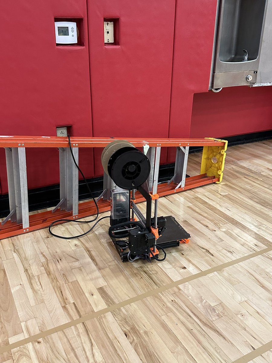 hellomsyang's tweet photo. Let’s get ready! #cjuhsdRobotics #cjuhsdSTEAM @CJUHSD @ChaffeyHSTigers https://t.co/RvAltrOhfs