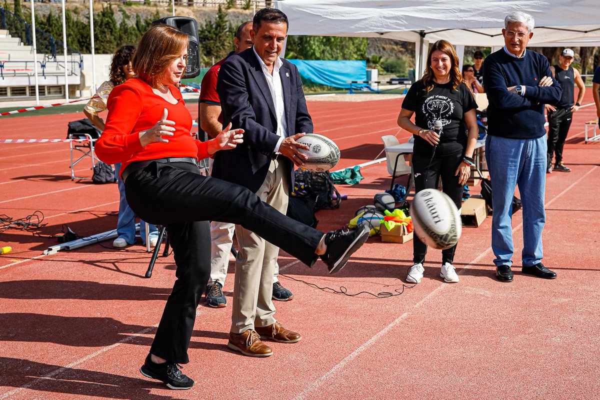 Vicepresidencia Murcia Agosto 2019-Septiembre2023 (@vicepresidenrm) on Twitter photo Apoyando al CUDER #Rugby Femenino de #Murcia <a href="/RugbyFemMurcia/">CUDER</a> que ha celebrado VI Torneo de #RugbyFemenino a beneficio de la Asociación Española Contra el Cáncer <a href="/ContraCancerMUR/">Asociación Española Contra el Cáncer Reg. Murcia</a>
La vicepresidenta <a href="/ifranco/">Isabel Franco ❤️🇪🇸</a> ha participado en el saque de honor
➕ℹ️⬇️➡️🧵
acortar.link/H3hOLJ Apoyando al CUDER #Rugby Femenino de #Murcia <a href="/RugbyFemMurcia/">CUDER</a> que ha celebrado VI Torneo de #RugbyFemenino a beneficio de la Asociación Española Contra el Cáncer <a href="/ContraCancerMUR/">Asociación Española Contra el Cáncer Reg. Murcia</a>
La vicepresidenta <a href="/ifranco/">Isabel Franco ❤️🇪🇸</a> ha participado en el saque de honor
➕ℹ️⬇️➡️🧵
acortar.link/H3hOLJ