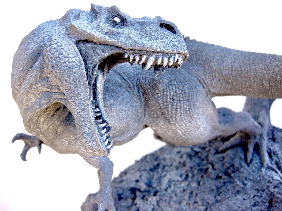 Gritsfx's tweet photo. Looking back on my old dinosaur sculpt.  So many things screaming out as inaccurate dinosaur anatomy!  Wanting to redo this bad boy. https://t.co/oEzZvOqc1n