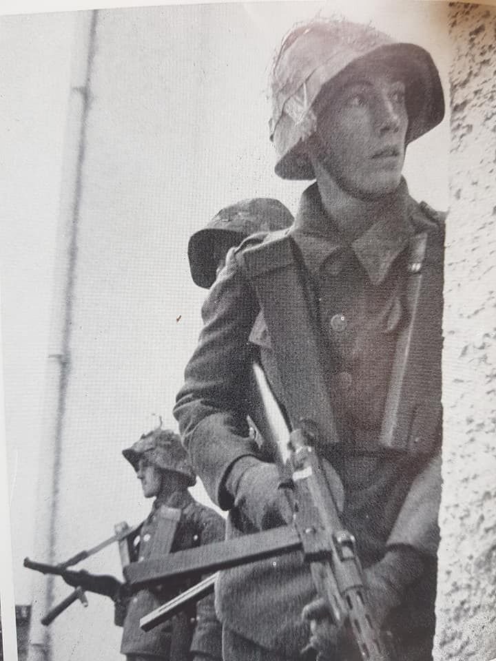 Some Swiss ww2 era pics
I really love the LMG 25 machinegun ngl