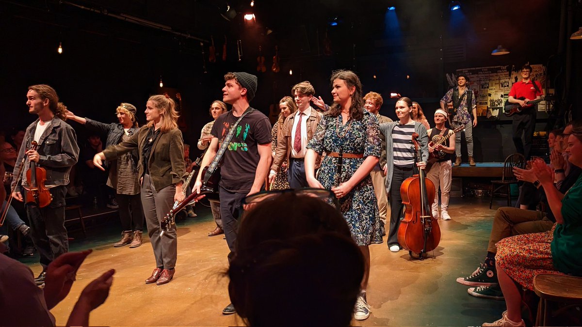 ⭐ ONCE - MOUNTVIEW ⭐

Bravo to the cast &amp; crew of @mountviewldn's production of Once ✨

Beautifully performed, with two wonderful central performances by Max Bower as Guy and Imogen Denham as Girl 💖

The supporting cast, made up of super talented actor-musos, were fantastic.