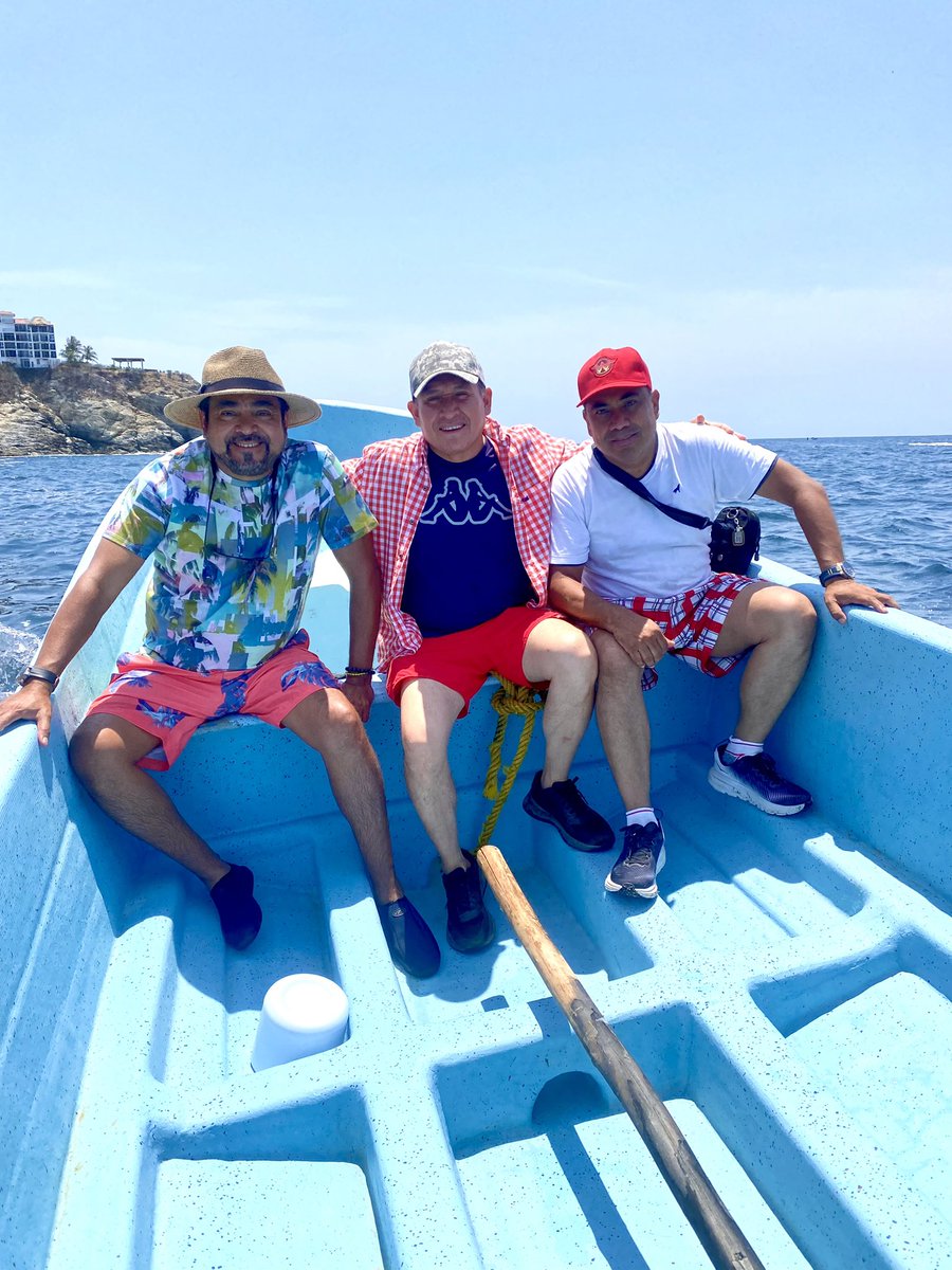Alejandro Avilés Álvarez (@_avilesalvarez) on Twitter photo Feliz cumpleaños a mi amigo Orla <a href="/OR_AC/">ORLANDO ACEVEDO</a> pásatela chingon y si vas a tomar no las tires aunque no las pagues … Feliz cumpleaños a mi amigo Orla <a href="/OR_AC/">ORLANDO ACEVEDO</a> pásatela chingon y si vas a tomar no las tires aunque no las pagues …